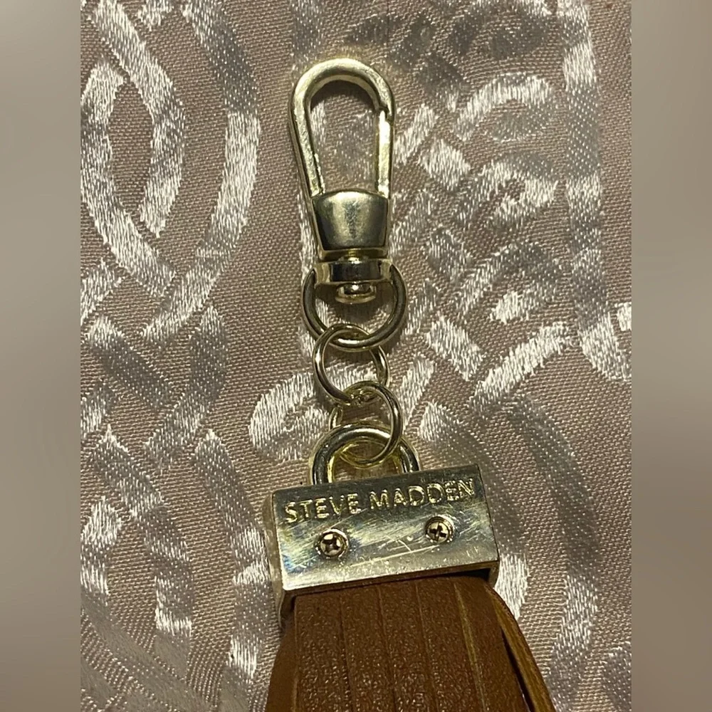 Steve Madden Keychain #6388